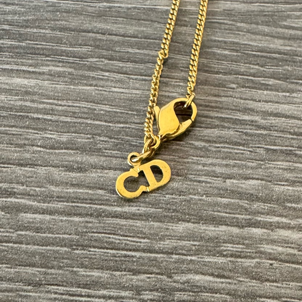 Dior Gold Heart Charm Necklace - Picture 5 of 5